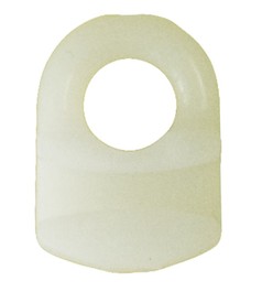 Ein helles, breites Gardinenrllchen aus Kunststoff.