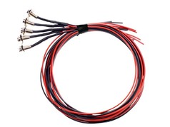 Set schraubbarer LED-Spots fr LKW-Innenbeleuchtung, aus Metall mit rot-schwarzen Kabeln.