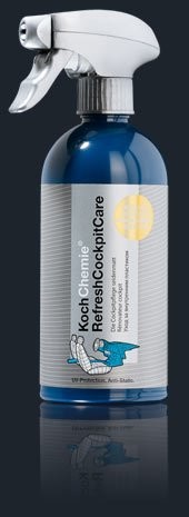 Koch Chemie RefreshCockpit Care: Eine dunkelblaue Sprhflasche fr die Fahrzeuginnenraumpflege.