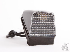 Schwarze LED Toplampe mit transparenter, geriffelter Linse und Anschlusskabel. Schwarze LED Toplampe mit transparenter, geriffelter Linse und Anschlusskabel.