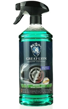 Grne Flasche Great Lion Felgenreiniger mit schwarzem Sprhkopf. Aufschrift: "Bleeding Wheel Cleaner".