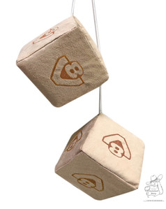 Beigefarbene Velour-Wrfel hngen an einer Schnur, mit goldfarbenem 