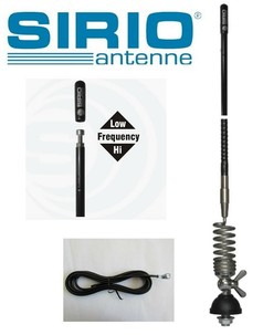 Sirio CB Antennen-Set: Schwarze Antenne mit Feder, Fu und Flgelschraube, sowie aufgerolltes Kabel.