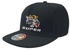 Schwarze Snapback-Cap mit gesticktem weiem Adlerkopf mit goldener Krone und dem Schriftzug 
