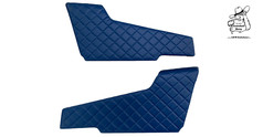Dunkelblaue, gesteppte PVC-Polyester Trverkleidungen.