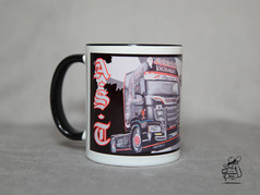 AST Tasse schwarz/wei mit LKW-Motiv. Aufdruck: AST, SCHUBERT, SCANIA.