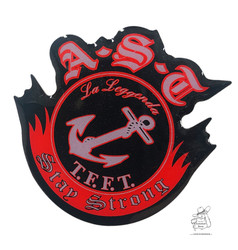 Irregulrer schwarzer PIN AST "Stay Strong" mit rotem Rand, grauem Anker und Schriftzgen A-S-A, La Leggenda.