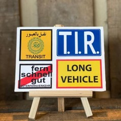 LKW-Stickerset mit Straenschild-Motiven: TIR, Transit, Long Vehicle, Gterfernverkehr. Blau, Gelb, Wei.