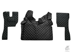 Schwarzes 3-teiliges Bodenset fr LKW mit doppelt gewaffeltem Muster und schwarzer Einfassung.