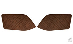 Braune, gesteppte Trverkleidungen aus Kunstleder in Wildlederoptik fr MAN TGX.