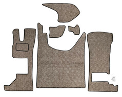 Beiges, gestepptes Bodenset fr LKW, bestehend aus Fumatten und Tunnelabdeckung, mit schwarzer Umrandung.