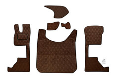 Braunes, gestepptes Bodenset fr LKW, mit Fumatten und Tunnelabdeckung.