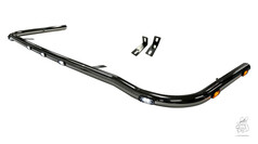 Glnzende Low Bar fr LKW mit mehreren weien und orangen LED-Lampen und zwei Haltern.