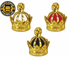 Mehrere goldene Kronen Aufkleber aus Selbstklebefolie mit weien, roten und schwarzen Fllungen.