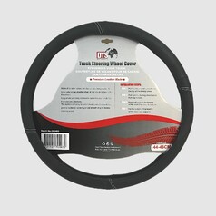 DTS Lenkradschoner aus schwarzem Leder mit weier Naht, auf Verpackung. Fr Lenkrder 44-46 cm.