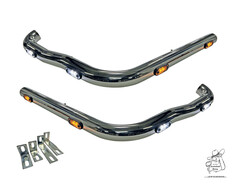 Ein Paar hochglanzverchromte Eckrohre mit weien und orangen LED-Leuchten, dazu Montagewinkel.